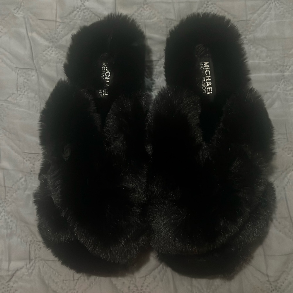 New never worn Michael Kors womens slippers size 7